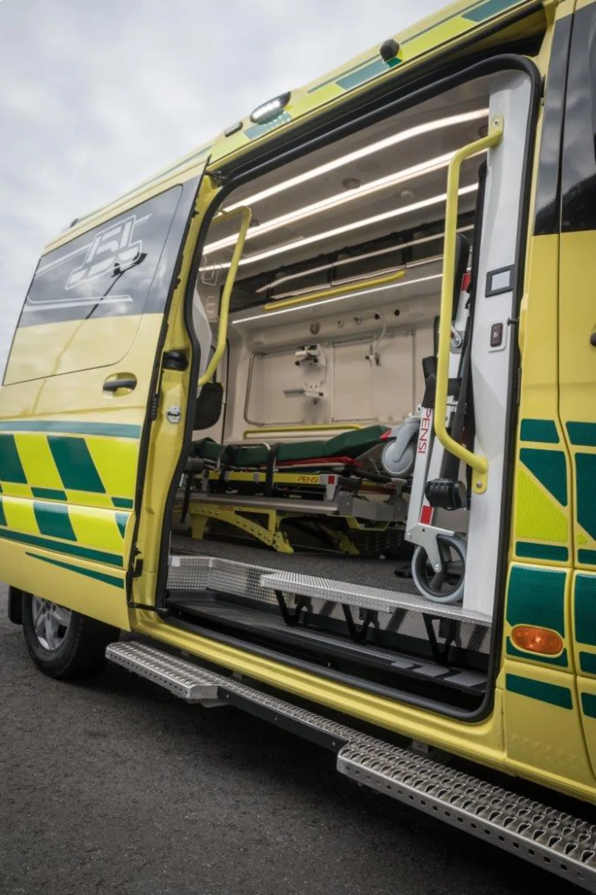 Mercedes-Benz Sprinter ambulanssi sisäkuva.