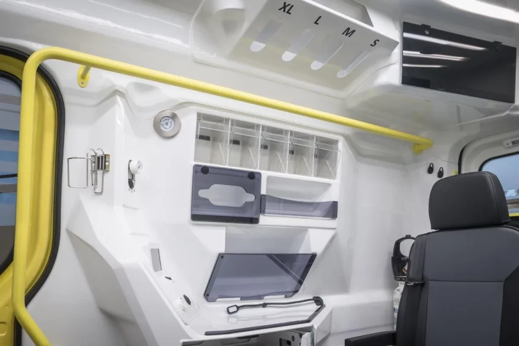Mercedes-Benz Sprinter ambulanssi sisäkuva.